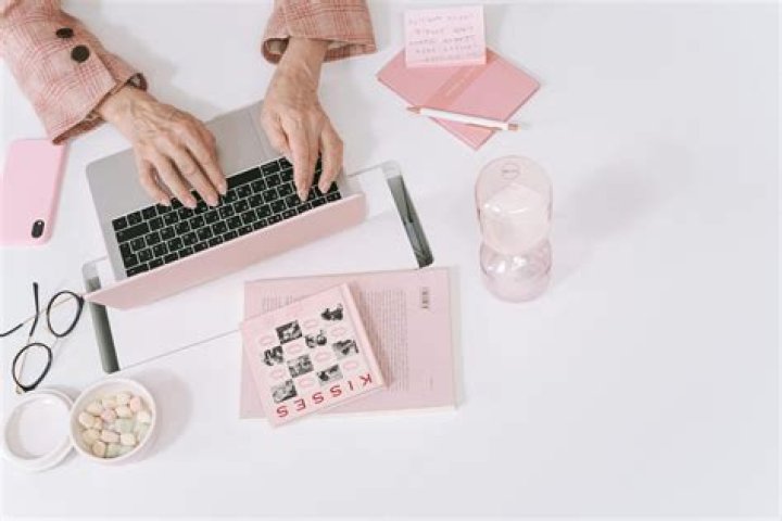 The Best Pink Laptops - GameRevolution